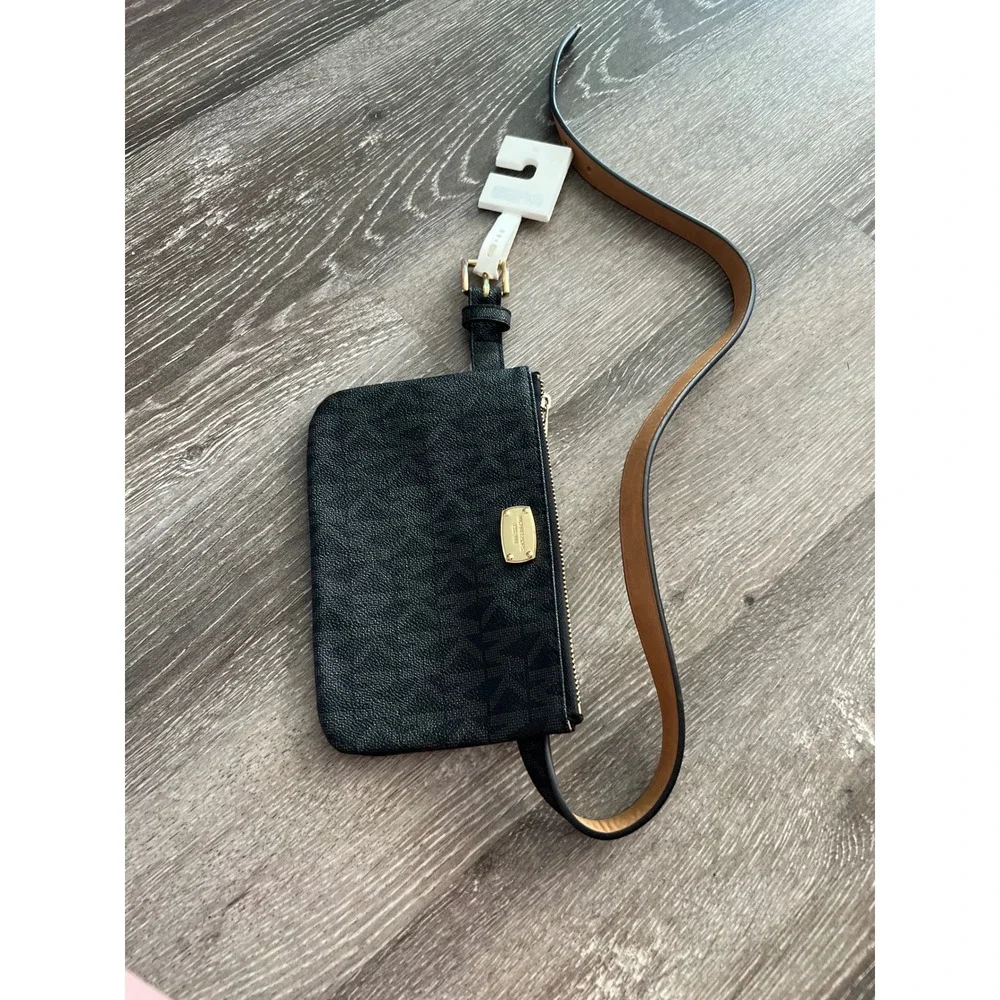 NEW Michael Kors Belt Bag Women Medium Black Signature Monogram Fanny Pack
